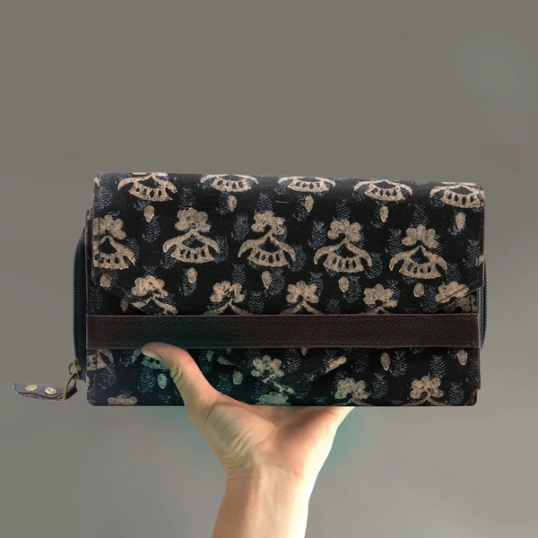 LuxeSoft Velvet Hand Clutch